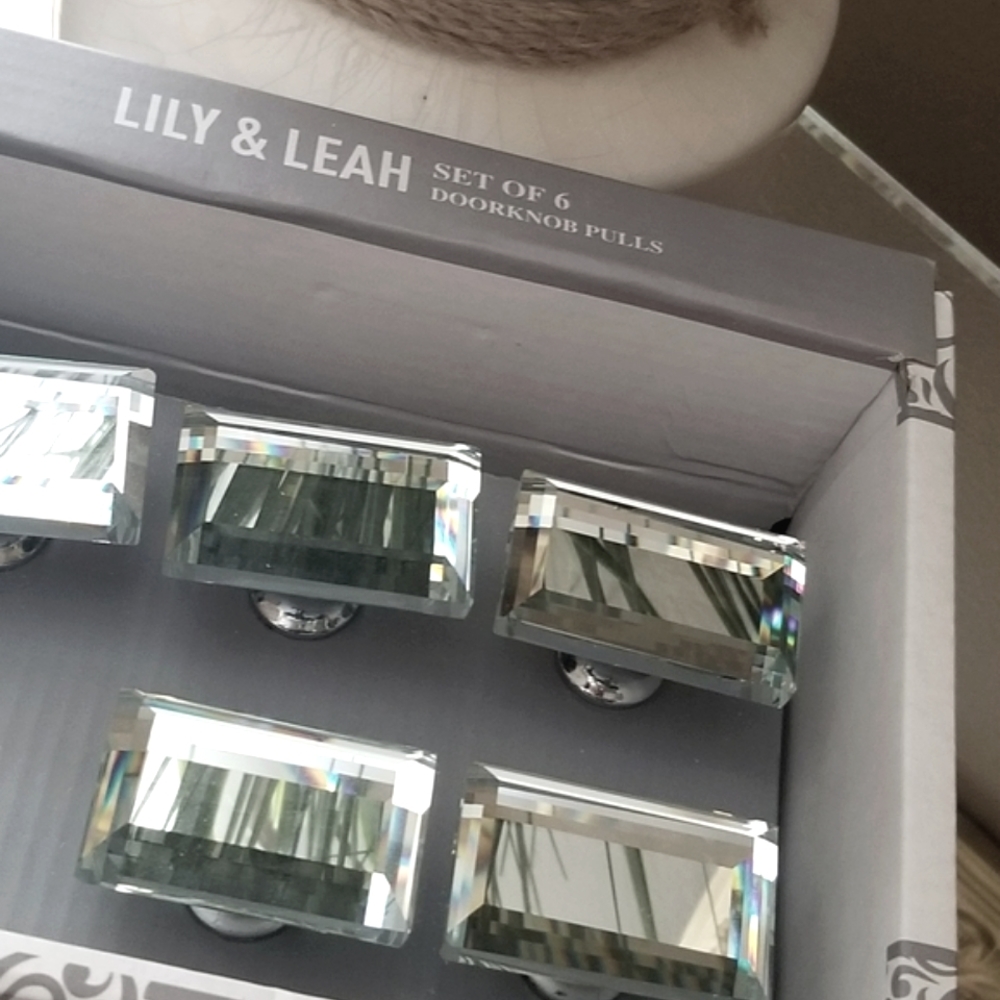 ❗Mirrored Emerald Cut Doorknobs Set of 6❗